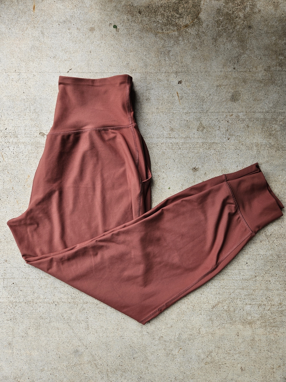 Old Navy Women's High-Rise Joggers in Rust